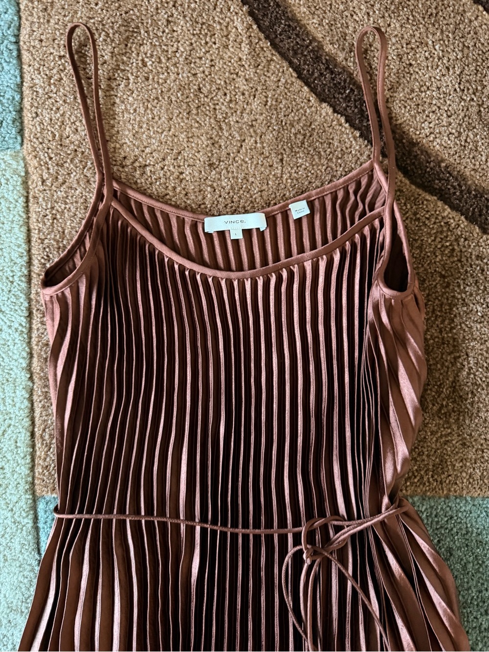 VINCE PLEATED CAMI DRESS SYCAMORE - Picture 4 of 6